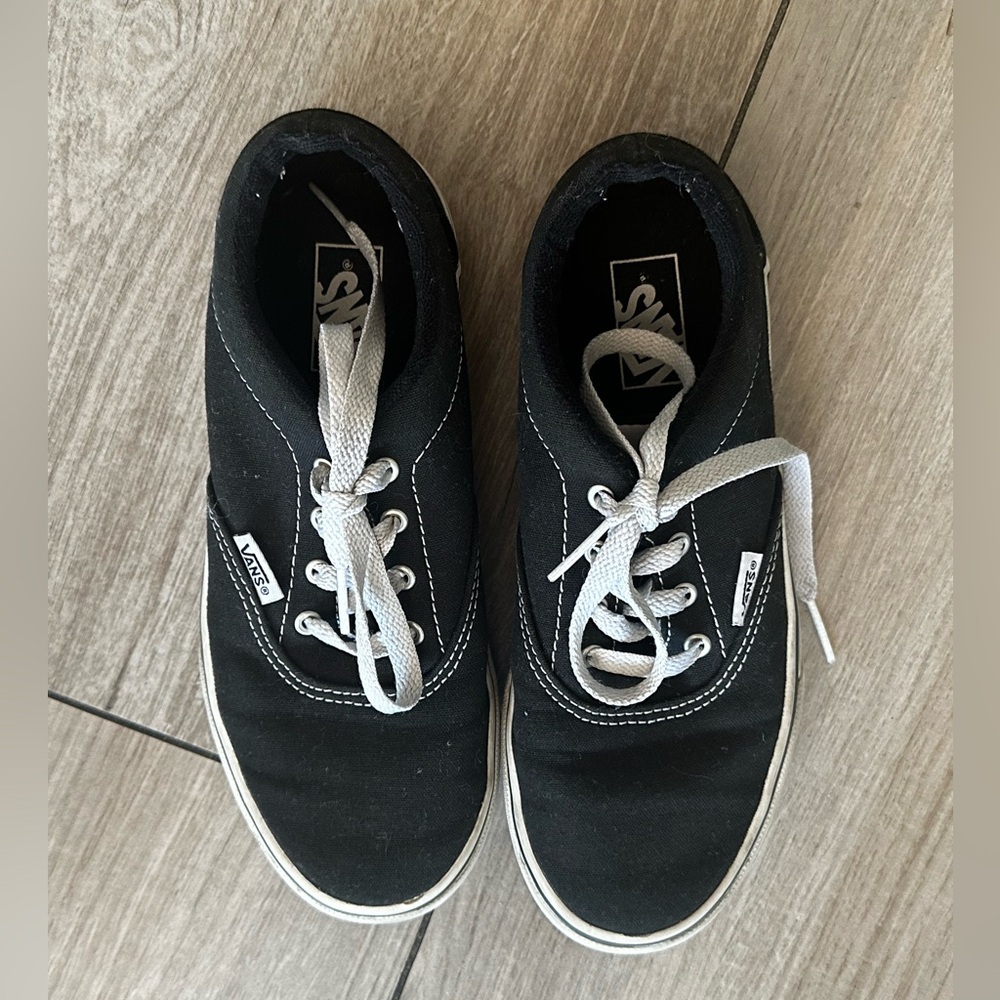 Vans Ward Black Sneakers Size 3